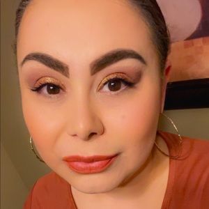 Meet your Posher, Estela